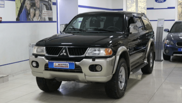 Mitsubishi pajero sport 1